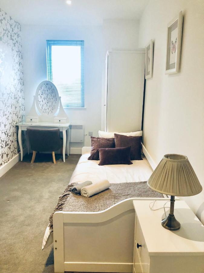 Snapos Luxury Serviced Apartment - Meridian House Bedford Exterior foto